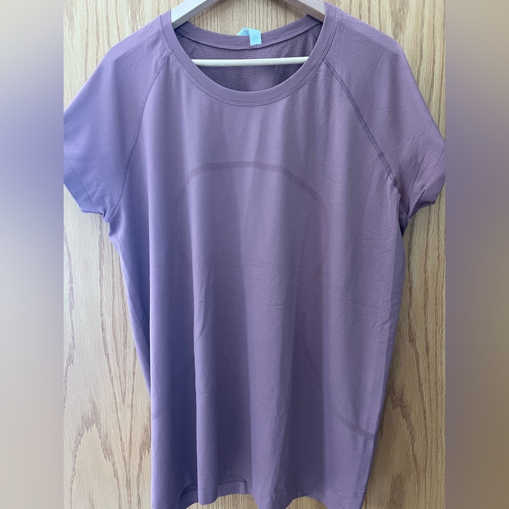 Swiftly Tech Short-Sleeve Shirt 2.0
Hip Length - Size 20